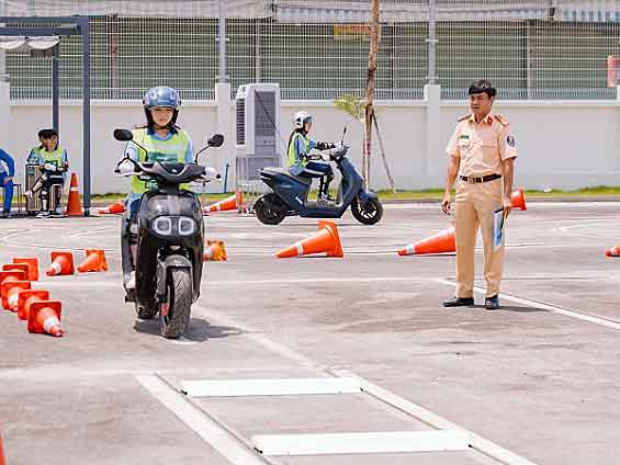 mien-thi-ly-thuyet-lai-xe-a1-small